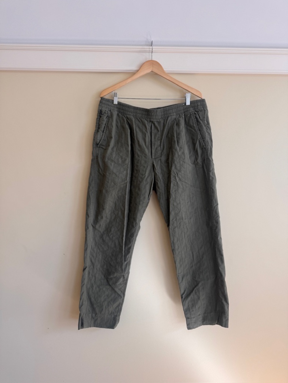 Abercrombie & Fitch Men's Olive Drawstring Chinos